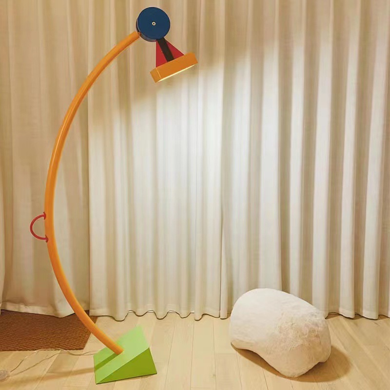 현대 크리 에이 티브 컬러 만화 LED 플로어 라이트  - Floor Lamp Tripod 리뷰 및 가격