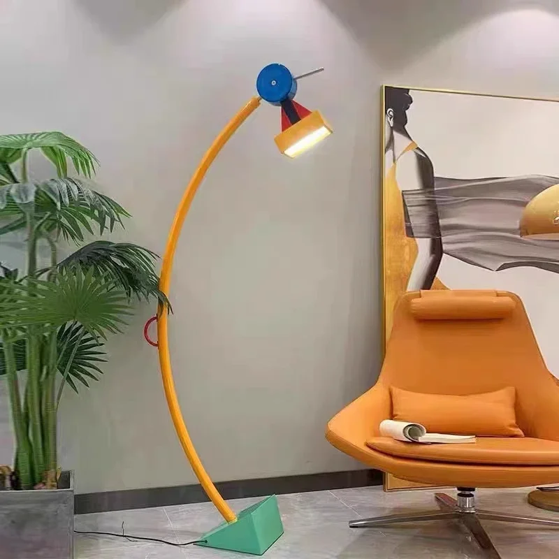 현대 크리 에이 티브 컬러 만화 LED 플로어 라이트  - Floor Lamp Tripod 리뷰 및 가격